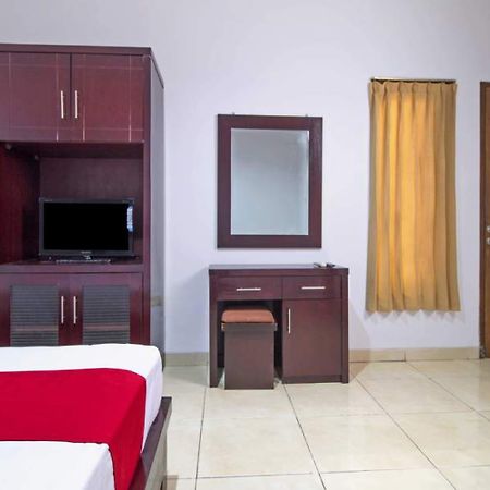 Hotel Reddoorz @ Pangeran Antasari 2 à Cilandak  Extérieur photo