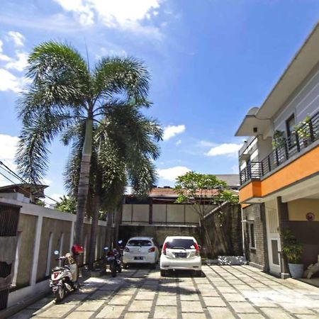 Hotel Reddoorz @ Pangeran Antasari 2 à Cilandak  Extérieur photo