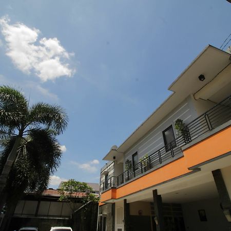 Hotel Reddoorz @ Pangeran Antasari 2 à Cilandak  Extérieur photo