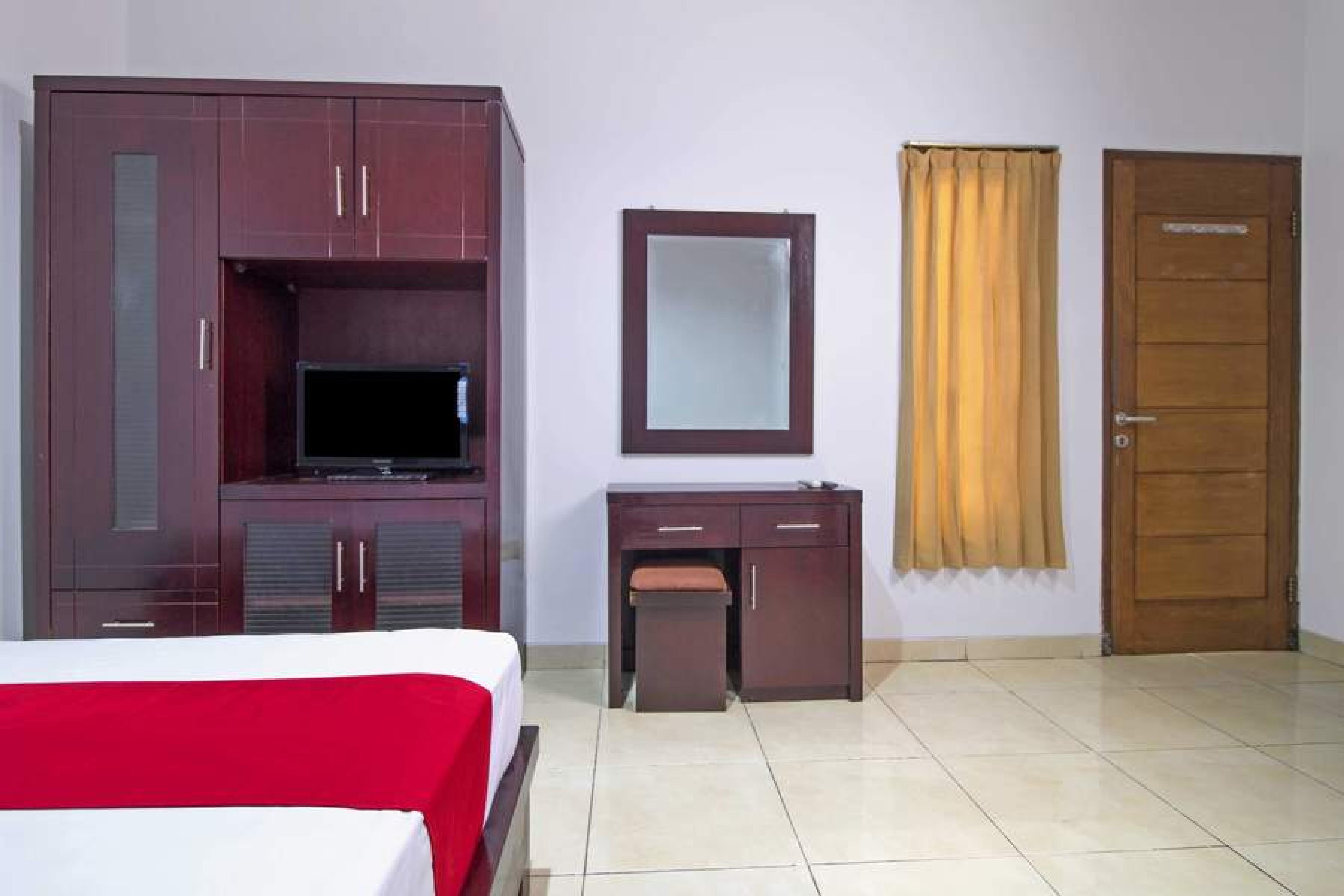 Hotel Reddoorz @ Pangeran Antasari 2 à Cilandak  Extérieur photo